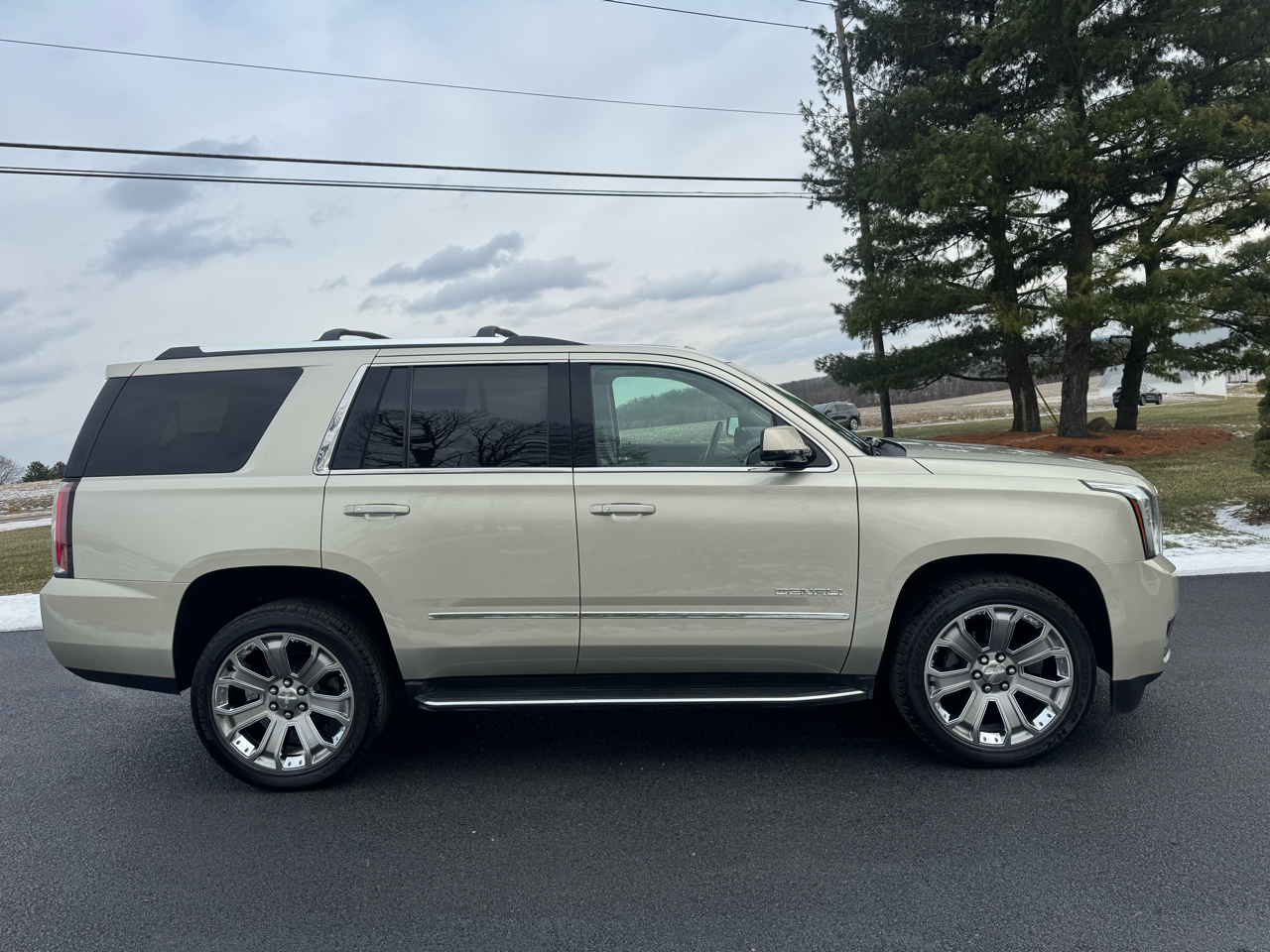 GMC Yukon Denali 4WD 2017