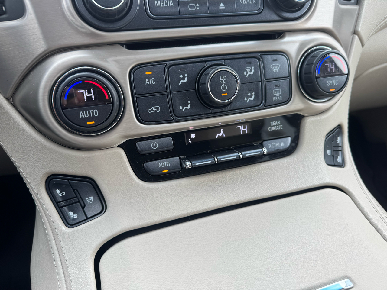 GMC Yukon Denali 4WD 2017