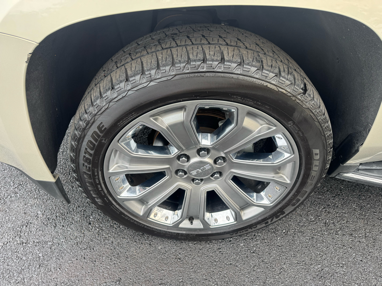 GMC Yukon Denali 4WD 2017