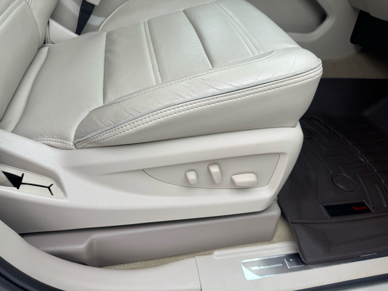 GMC Yukon Denali 4WD 2017