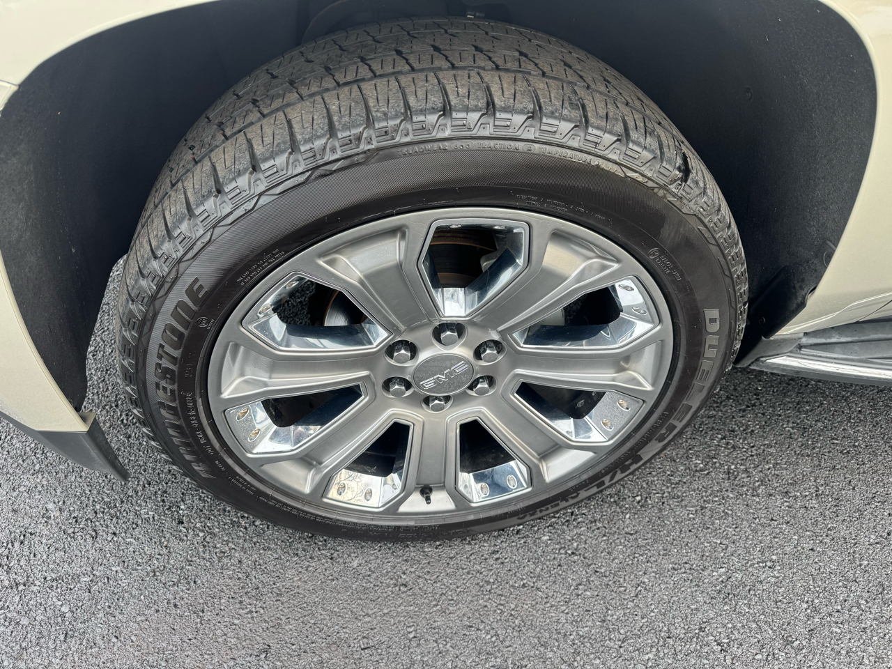 GMC Yukon Denali 4WD 2017