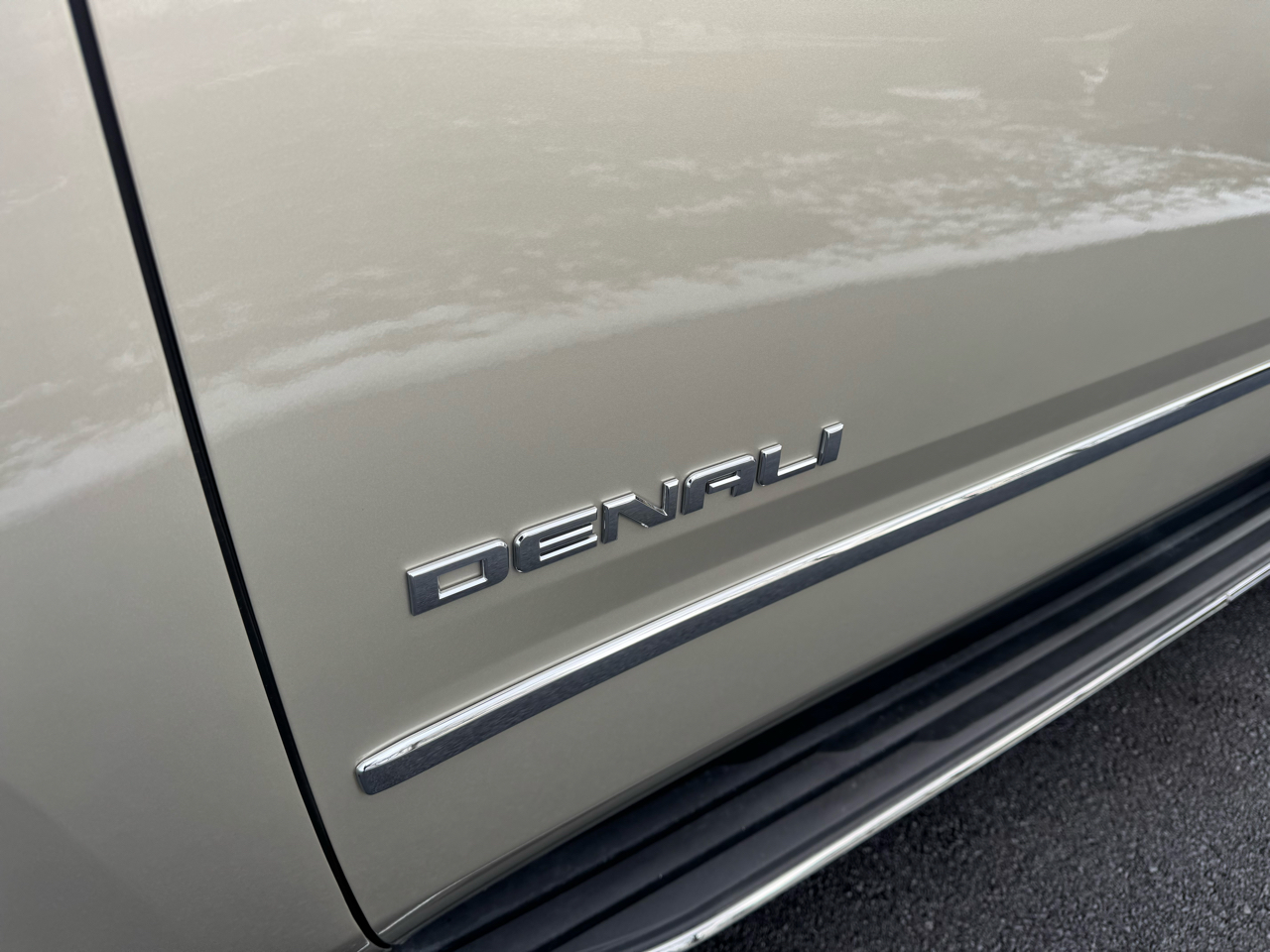 GMC Yukon Denali 4WD 2017