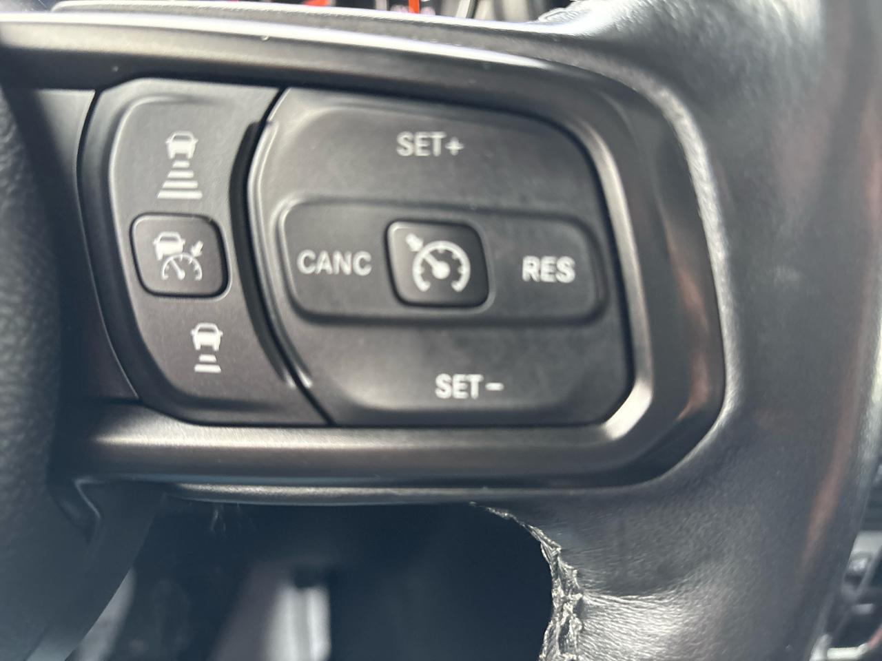 Jeep Gladiator Sport S 2021