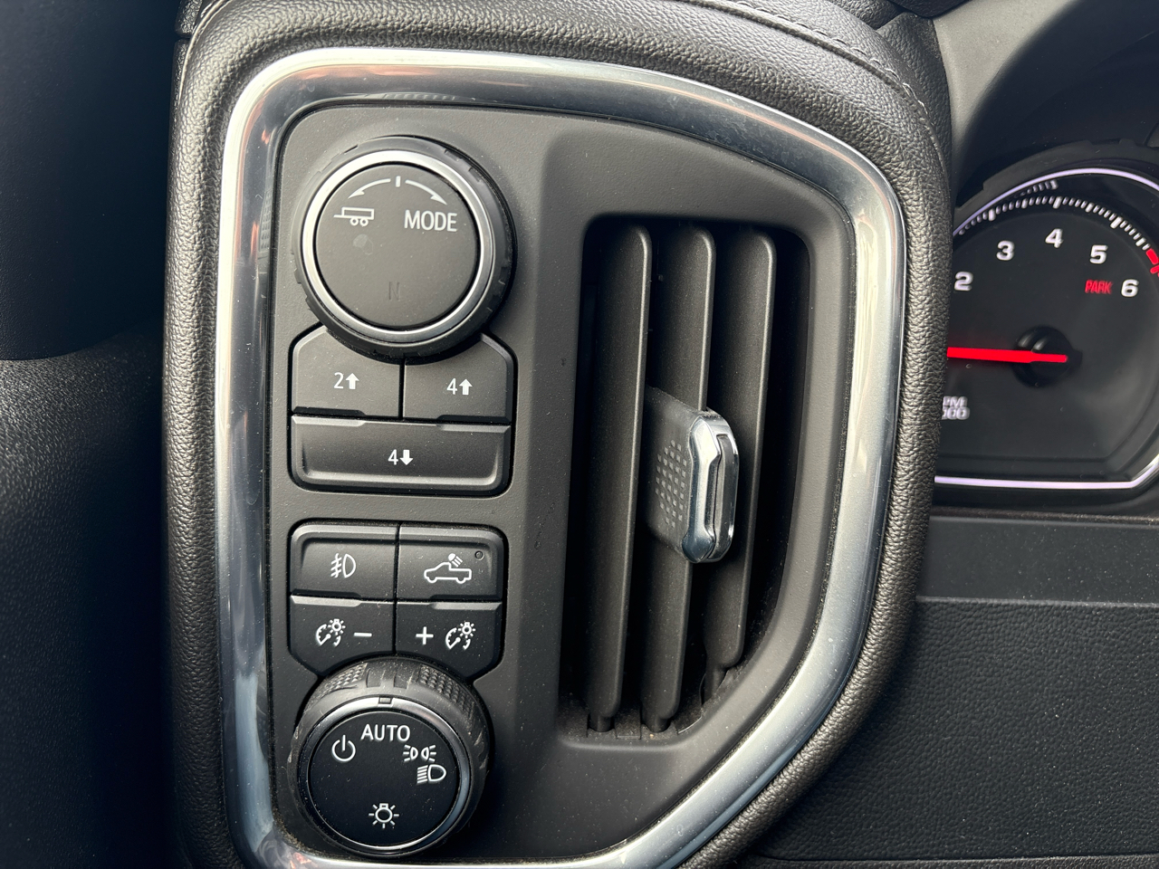 Chevrolet Silverado 2500HD LT Crew Cab Long Box 4WD 2022