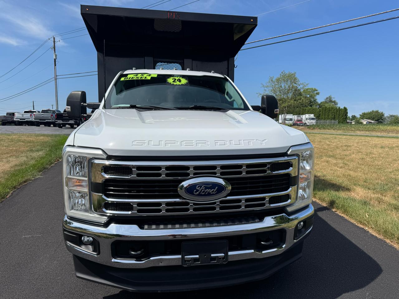 Ford F-350 SD XL 4WD Reg Cab 145" WB 60" CA 2024