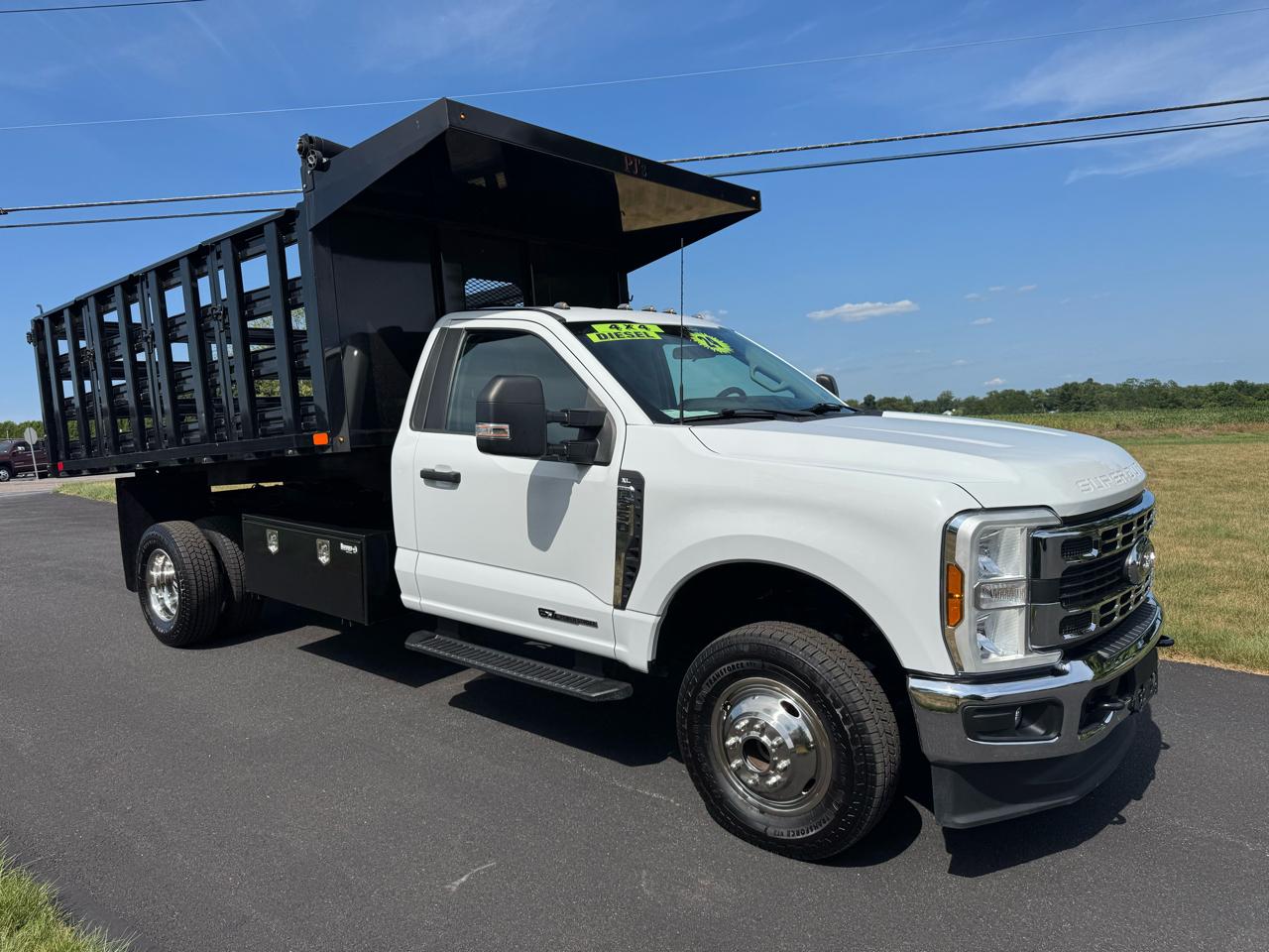 Ford F-350 SD XL 4WD Reg Cab 145" WB 60" CA 2024