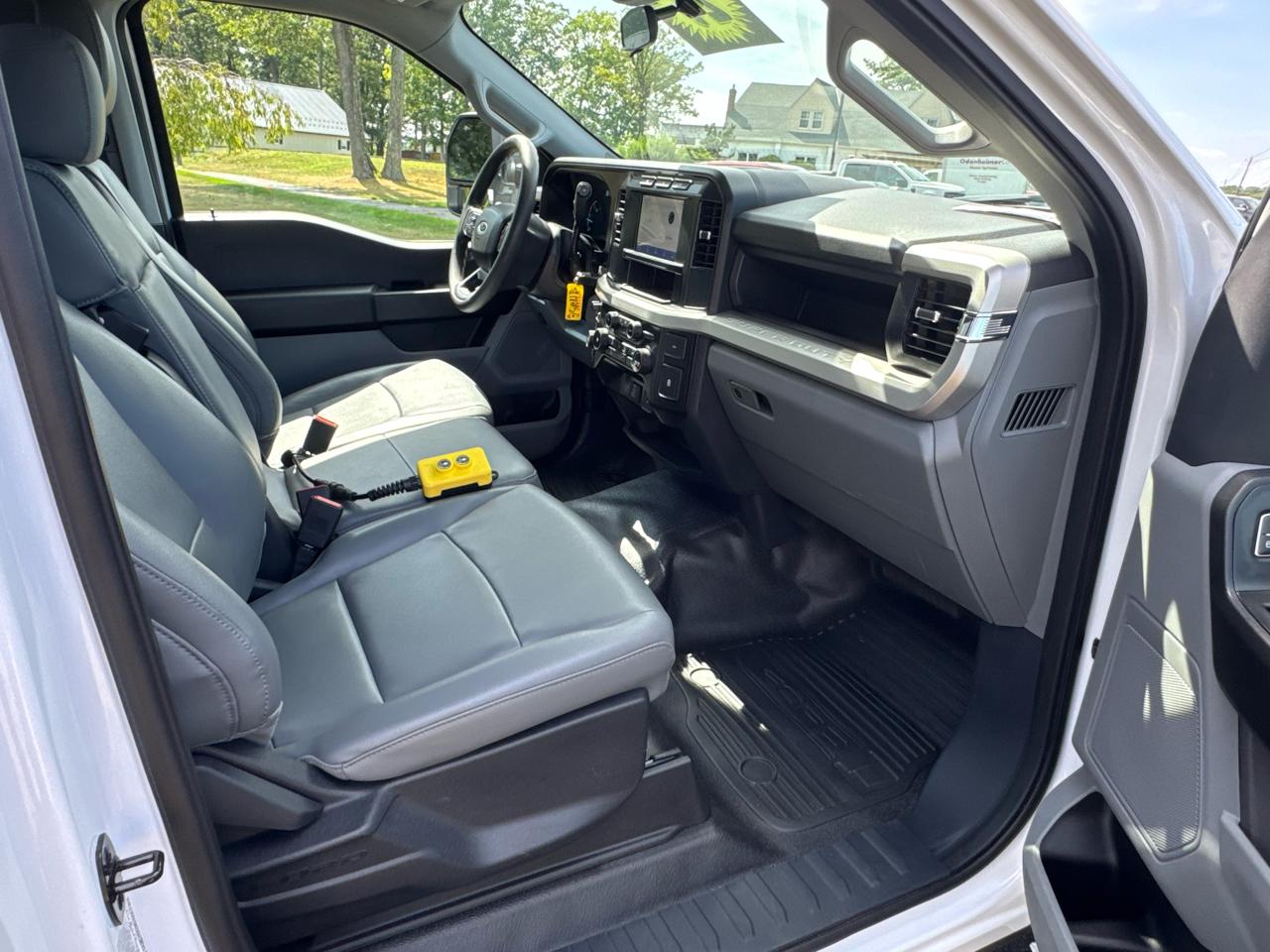 Ford F-350 SD XL 4WD Reg Cab 145" WB 60" CA 2024