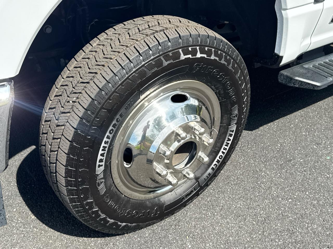 Ford F-350 SD XL 4WD Reg Cab 145" WB 60" CA 2024