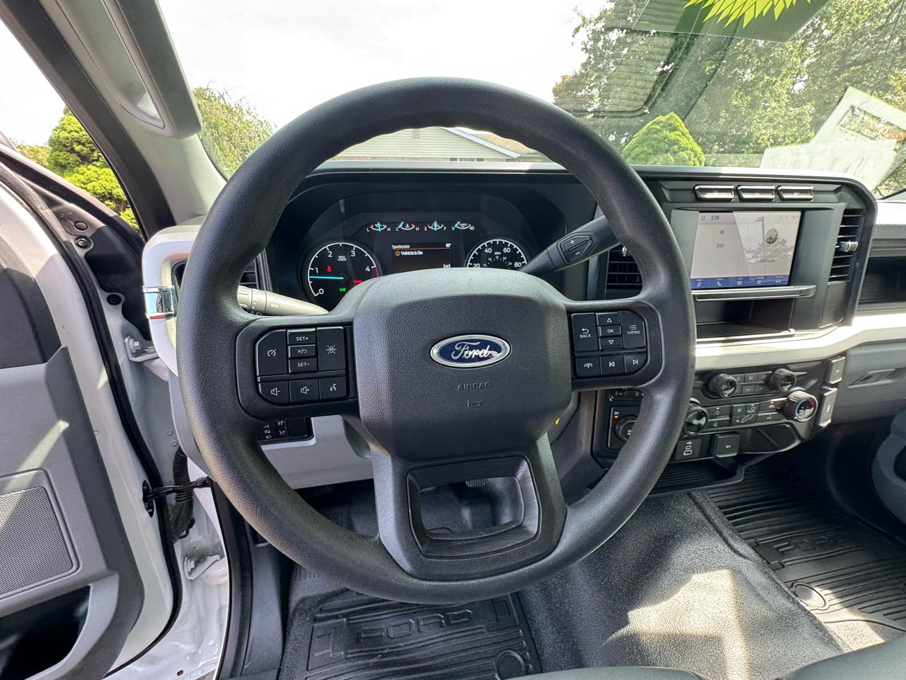 Ford F-350 SD XL 4WD Reg Cab 145" WB 60" CA 2024