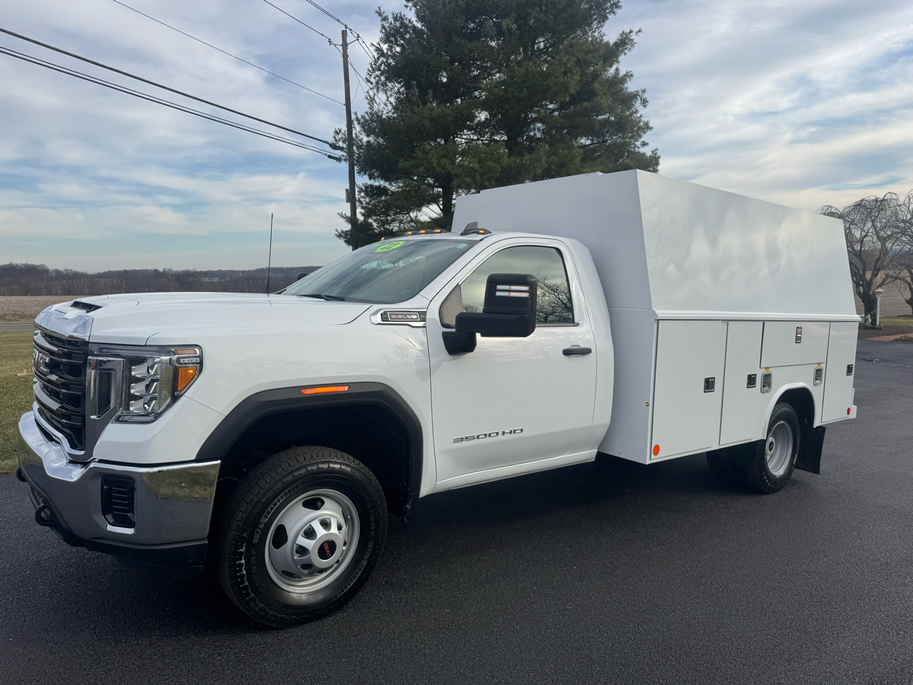 GMC Sierra 3500HD Pro Regular Cab 4WD 2022