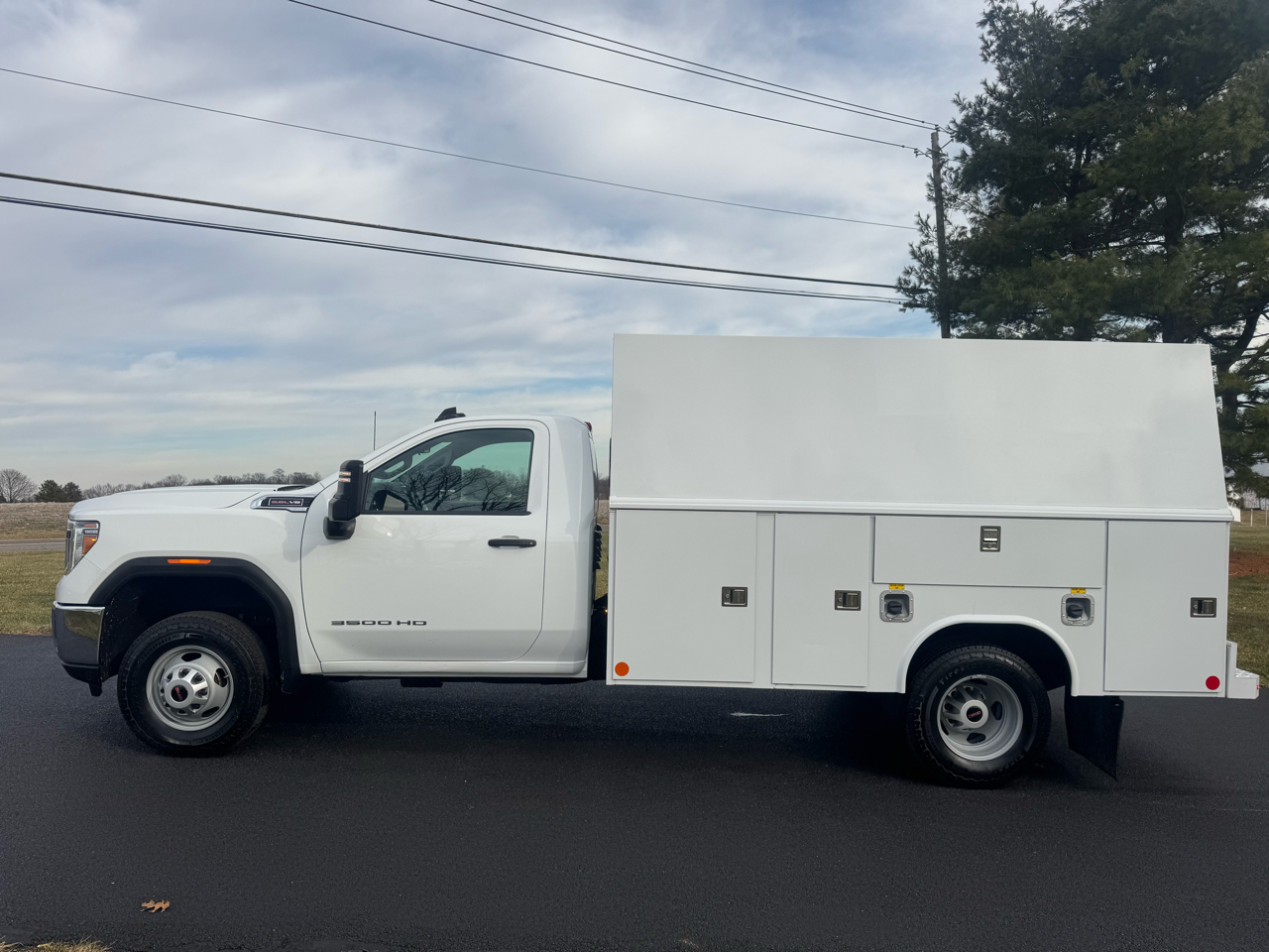GMC Sierra 3500HD Pro Regular Cab 4WD 2022