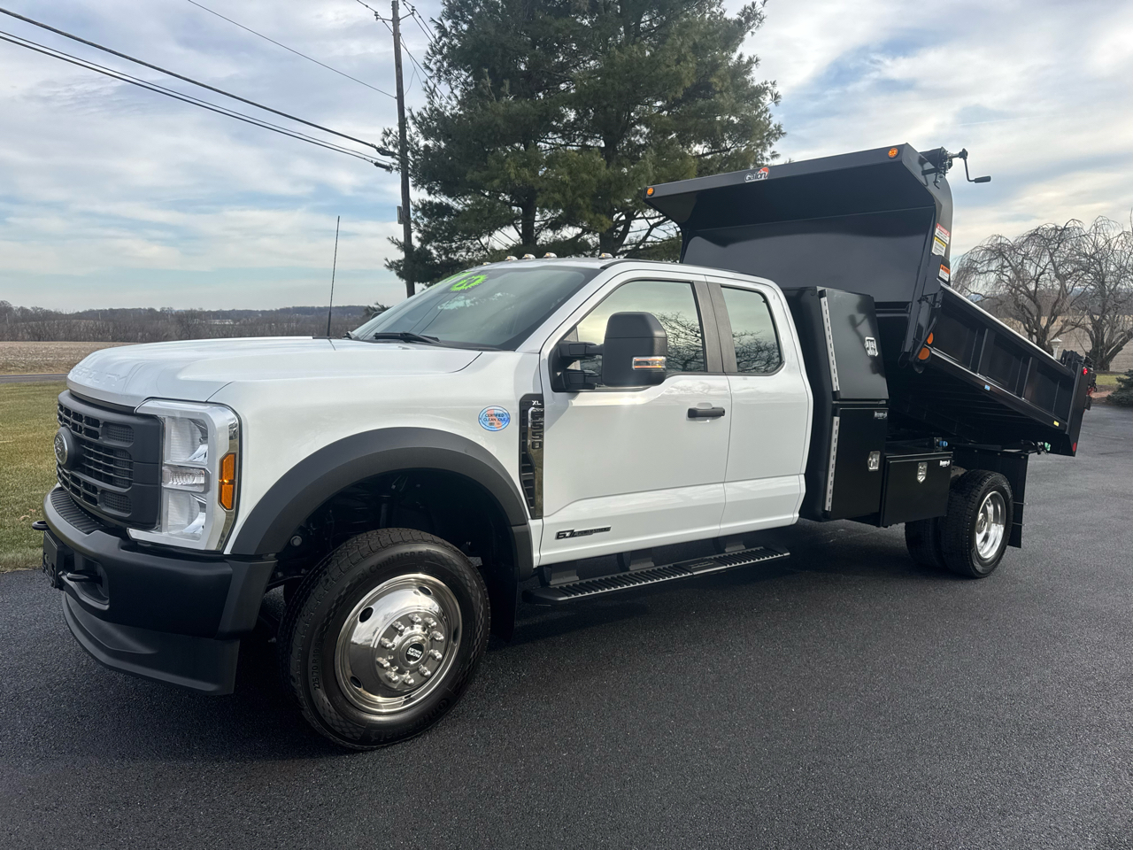Ford F-550 SuperCab DRW 4WD 2024