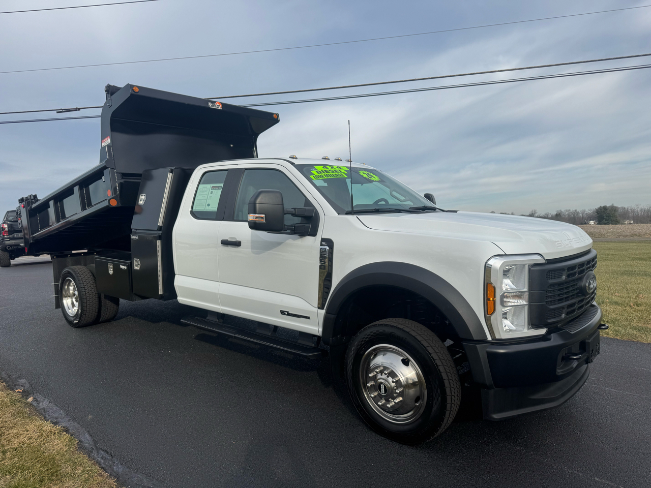 Ford F-550 SuperCab DRW 4WD 2024