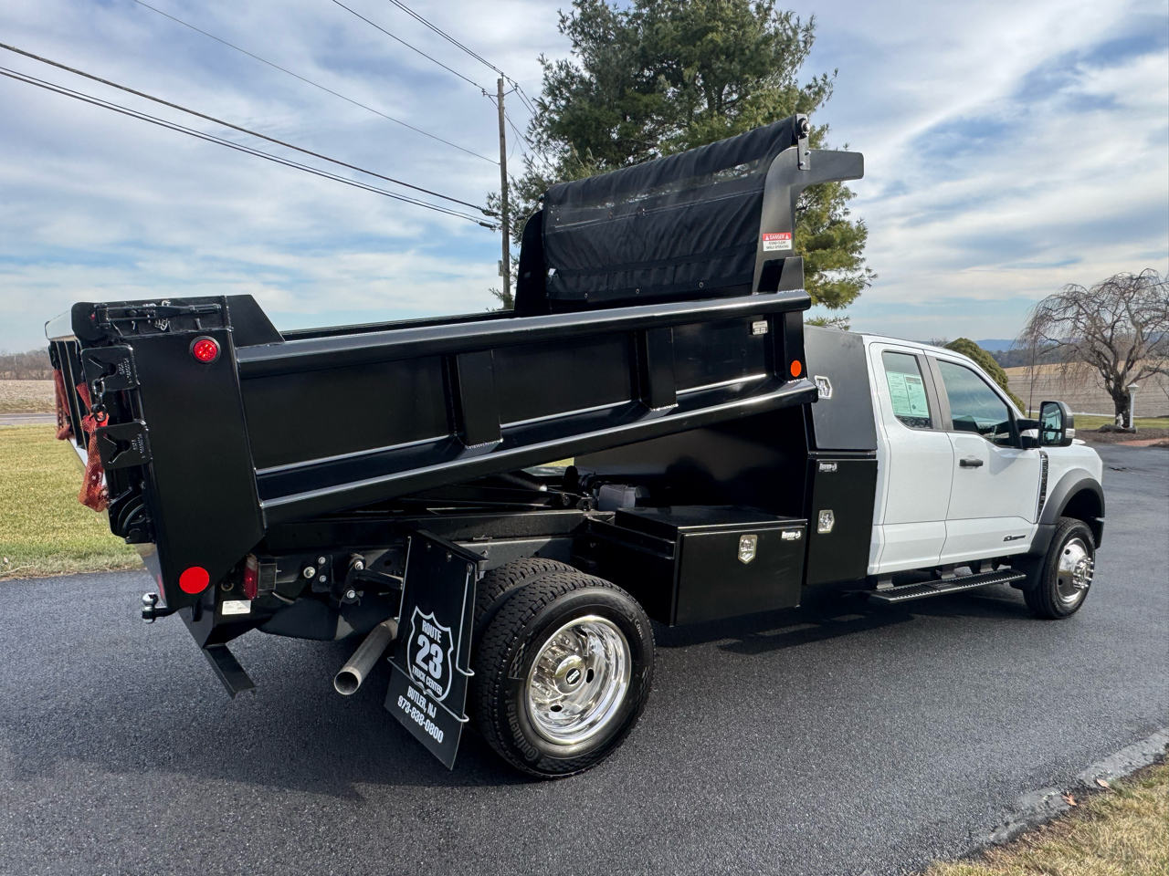 Ford F-550 SuperCab DRW 4WD 2024