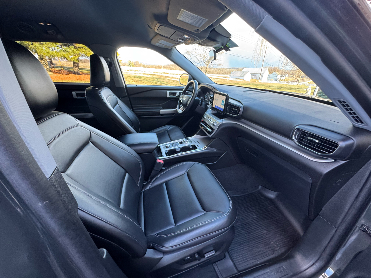 Ford Explorer XLT AWD 2022