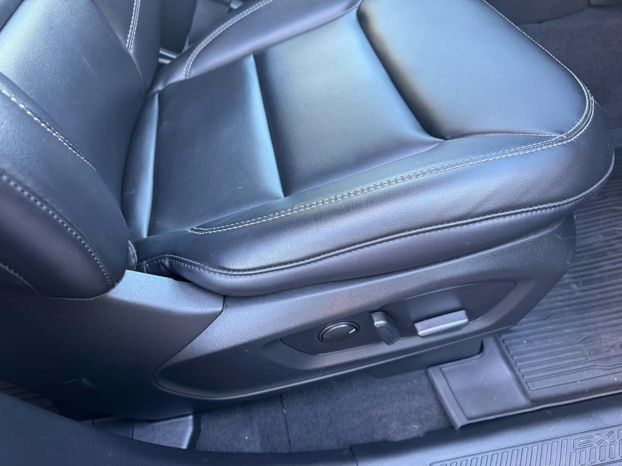 Ford Explorer XLT AWD 2022