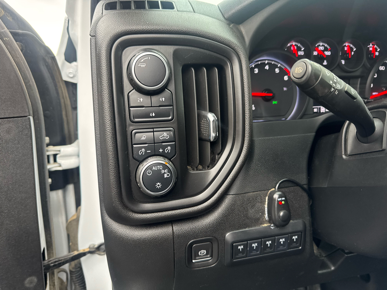 Chevrolet Silverado 3500HD Work Truck Double Cab 4WD 2024