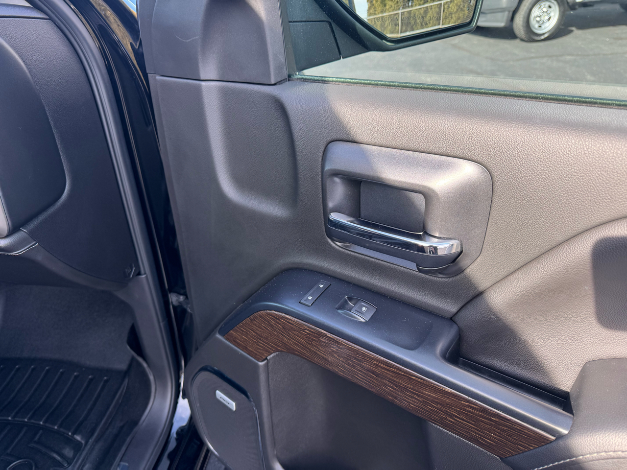 GMC Sierra 1500 Denali Crew Cab Short Box 4WD 2018