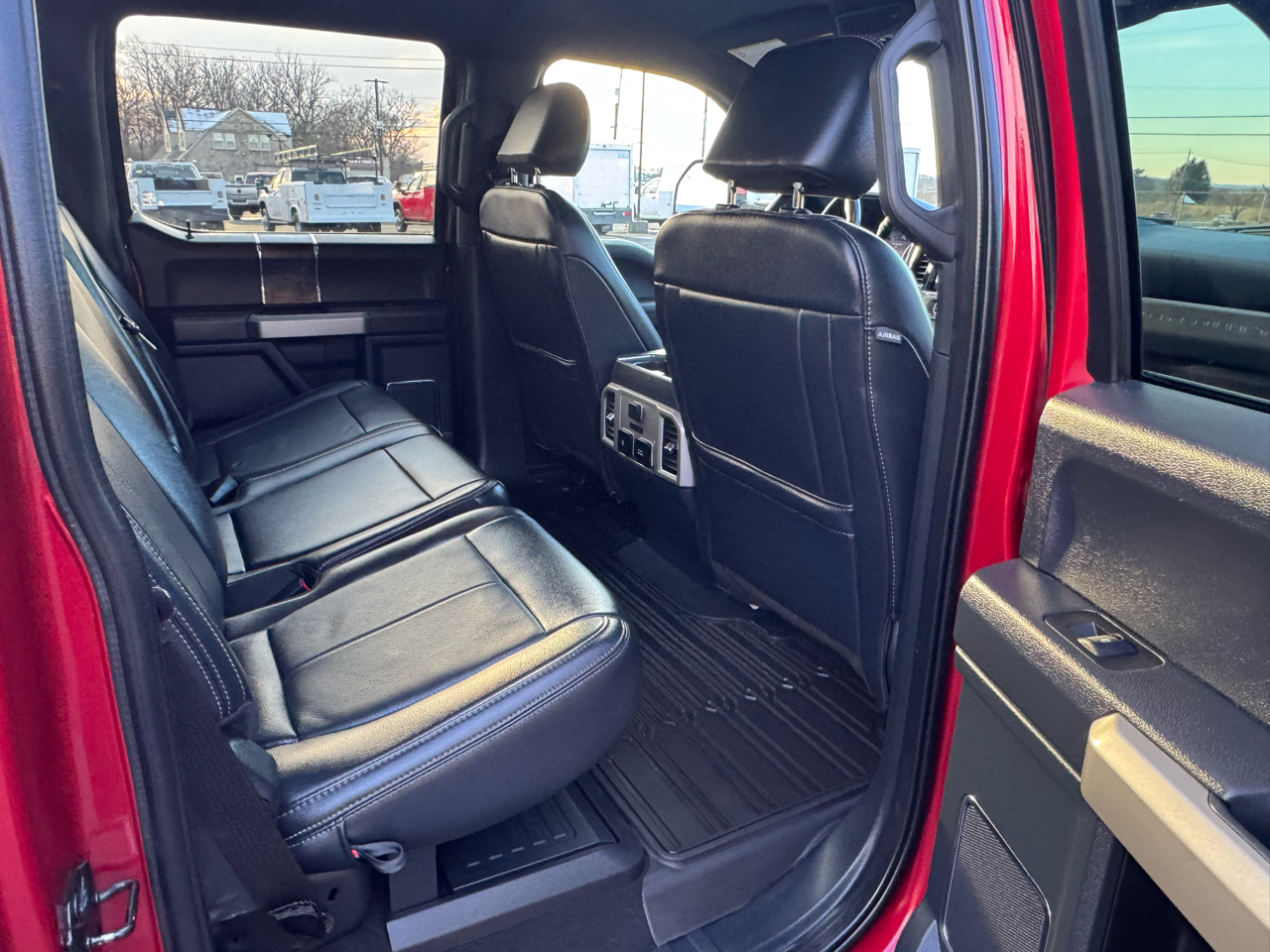 Ford F-450 SD Lariat Crew Cab DRW 4WD 2022