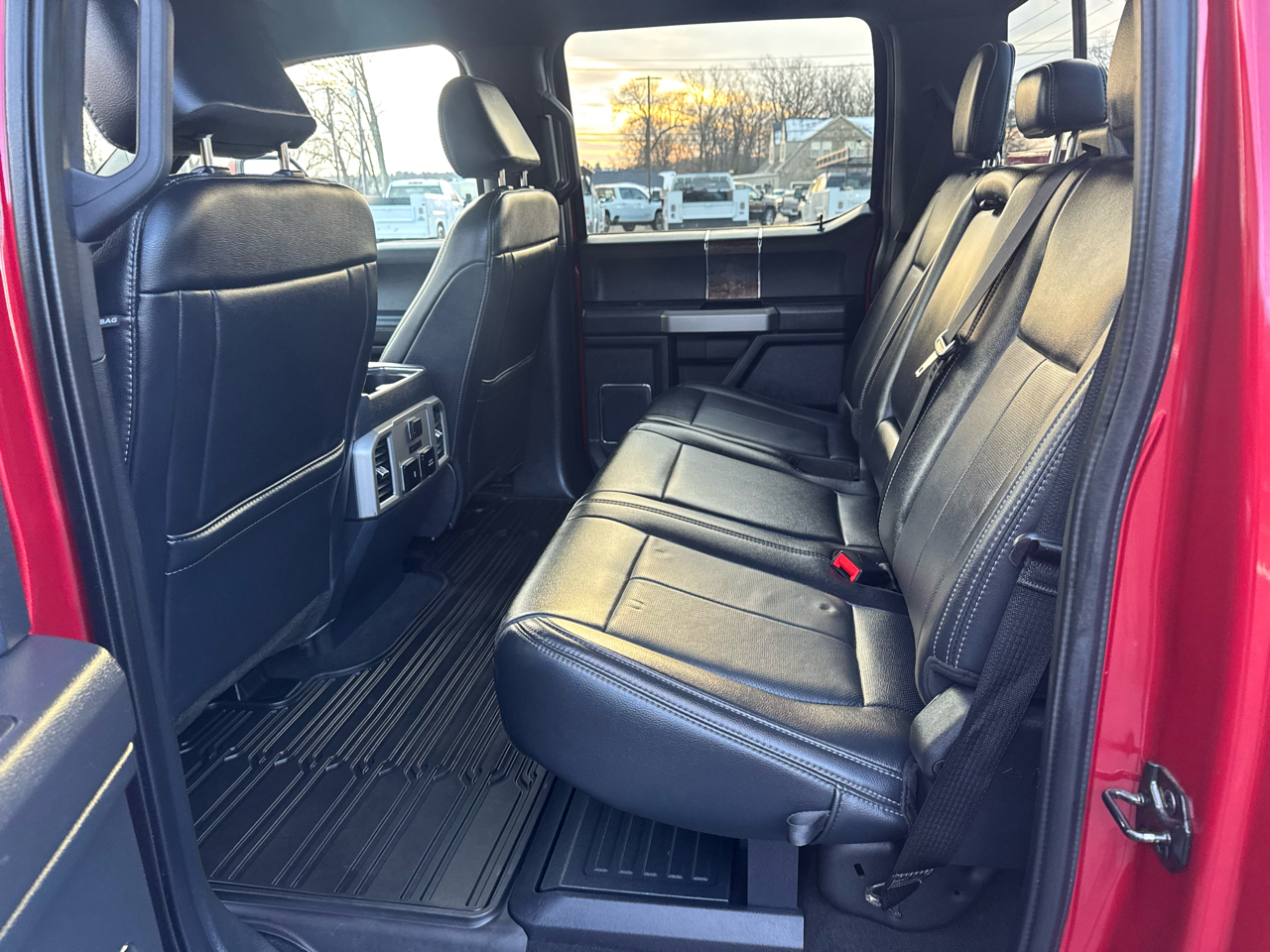 Ford F-450 SD Lariat Crew Cab DRW 4WD 2022