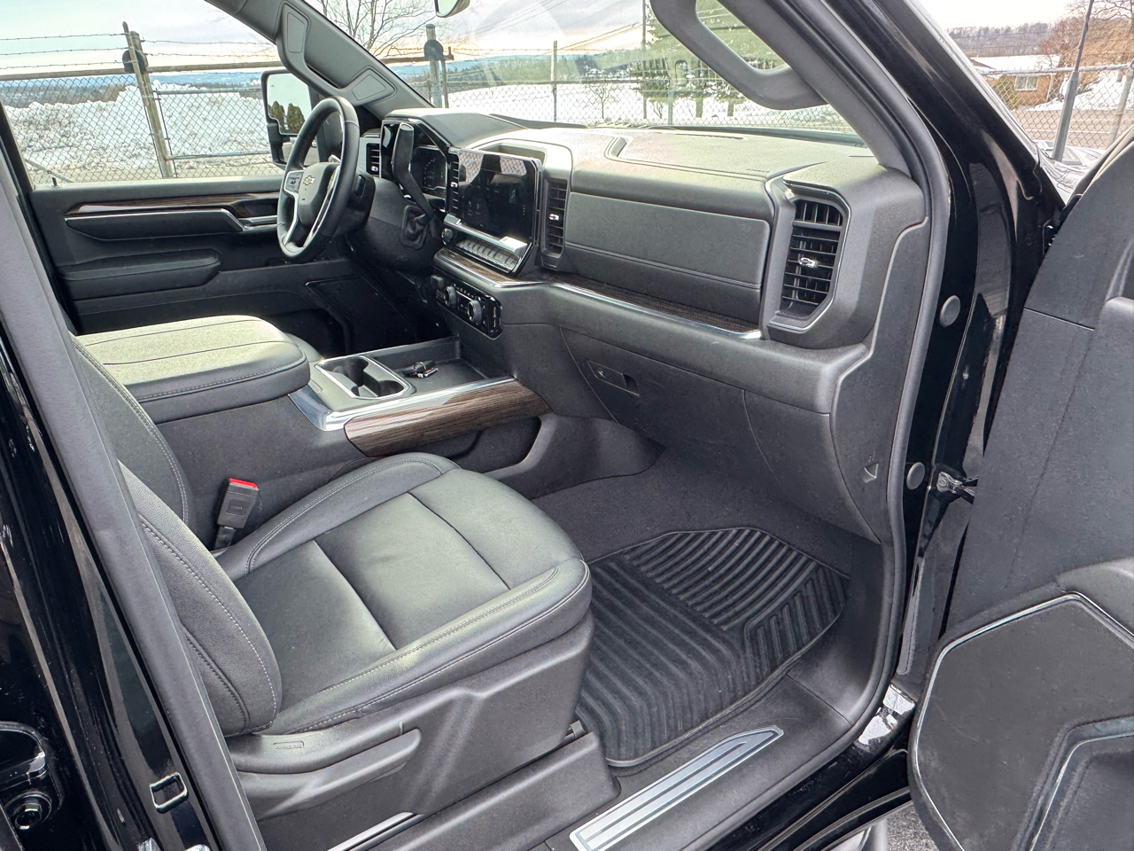 Chevrolet Silverado 2500HD LT Crew Cab Long Box 4WD 2024