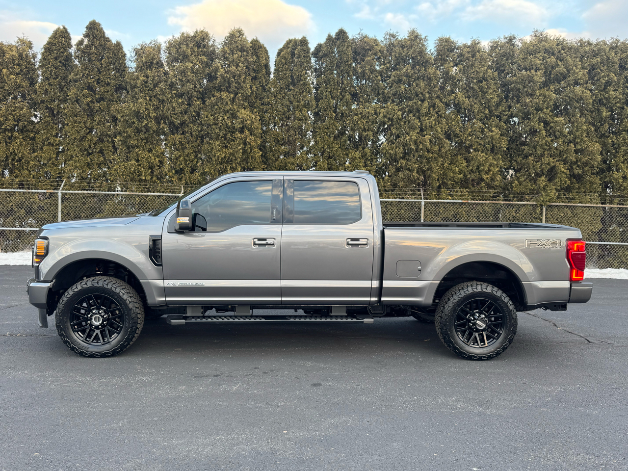 Ford F-350 SD Lariat Crew Cab Short Bed 4WD 2021