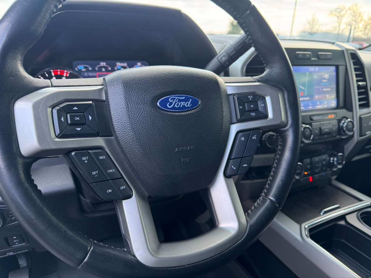 Ford F-350 SD Lariat Crew Cab Short Bed 4WD 2021