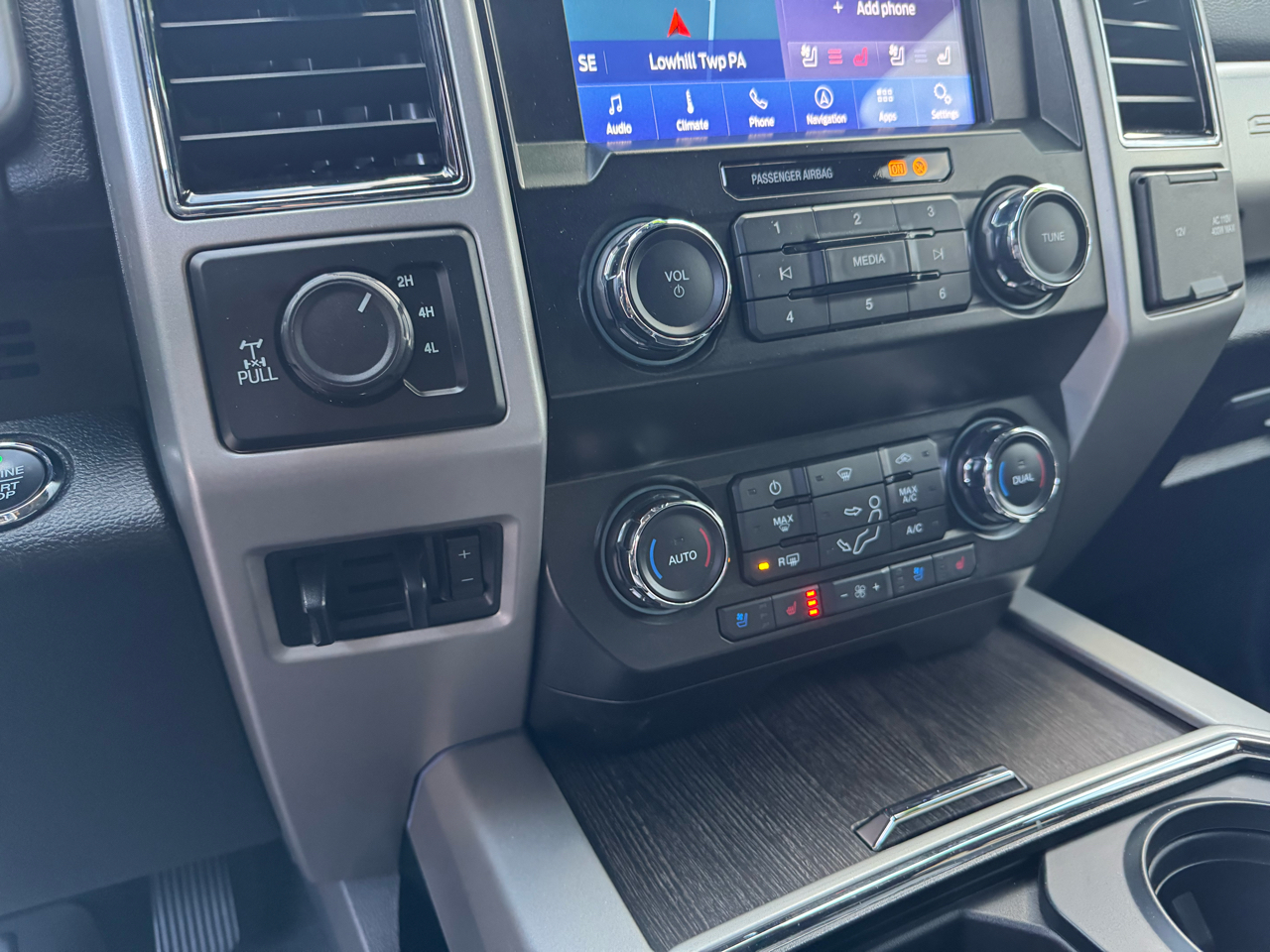 Ford F-350 SD Lariat Crew Cab Short Bed 4WD 2021