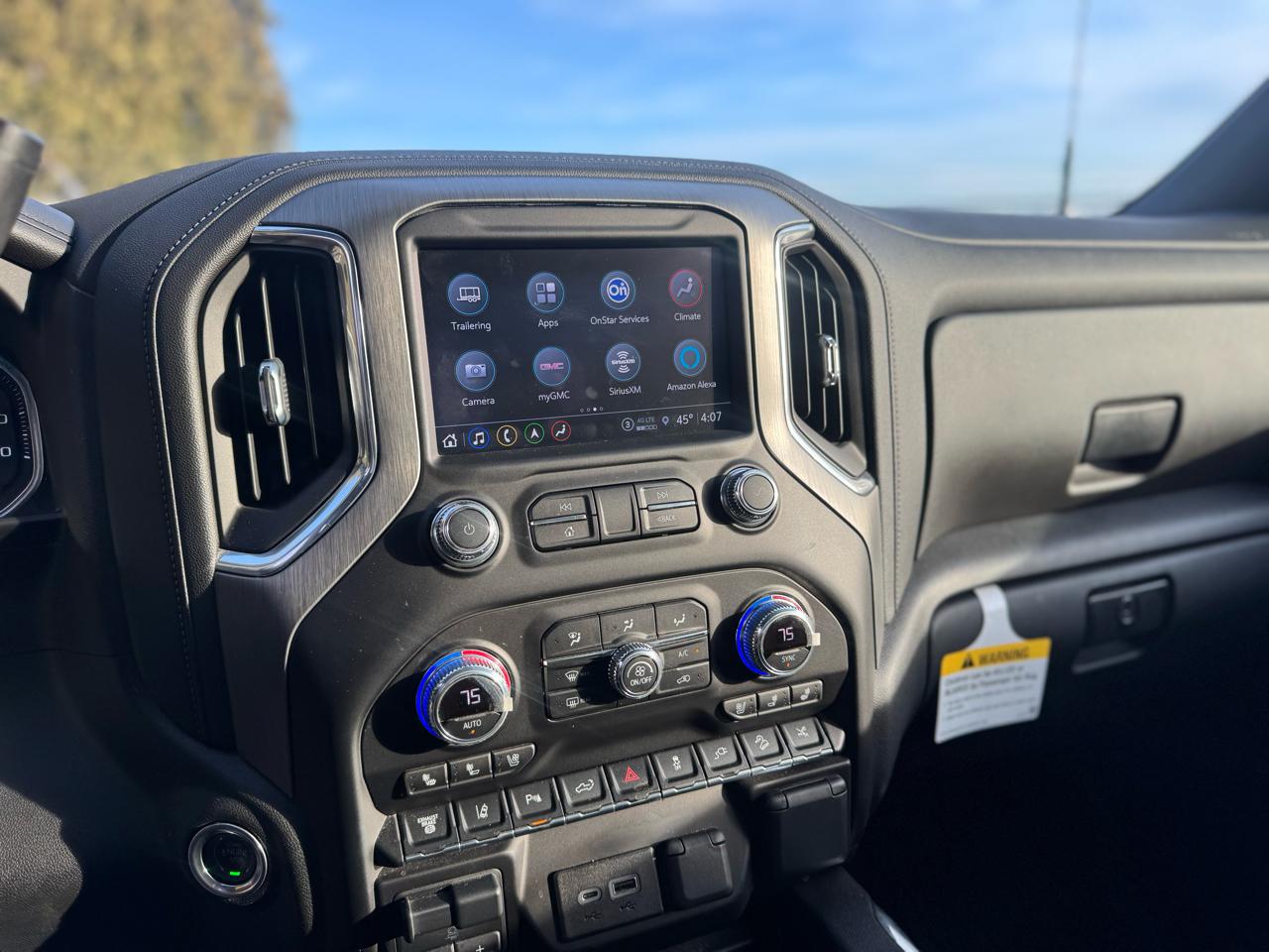 GMC Sierra 2500HD Denali Crew Cab 4WD SB 2022