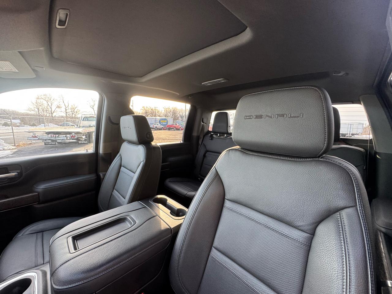 GMC Sierra 2500HD Denali Crew Cab 4WD SB 2022