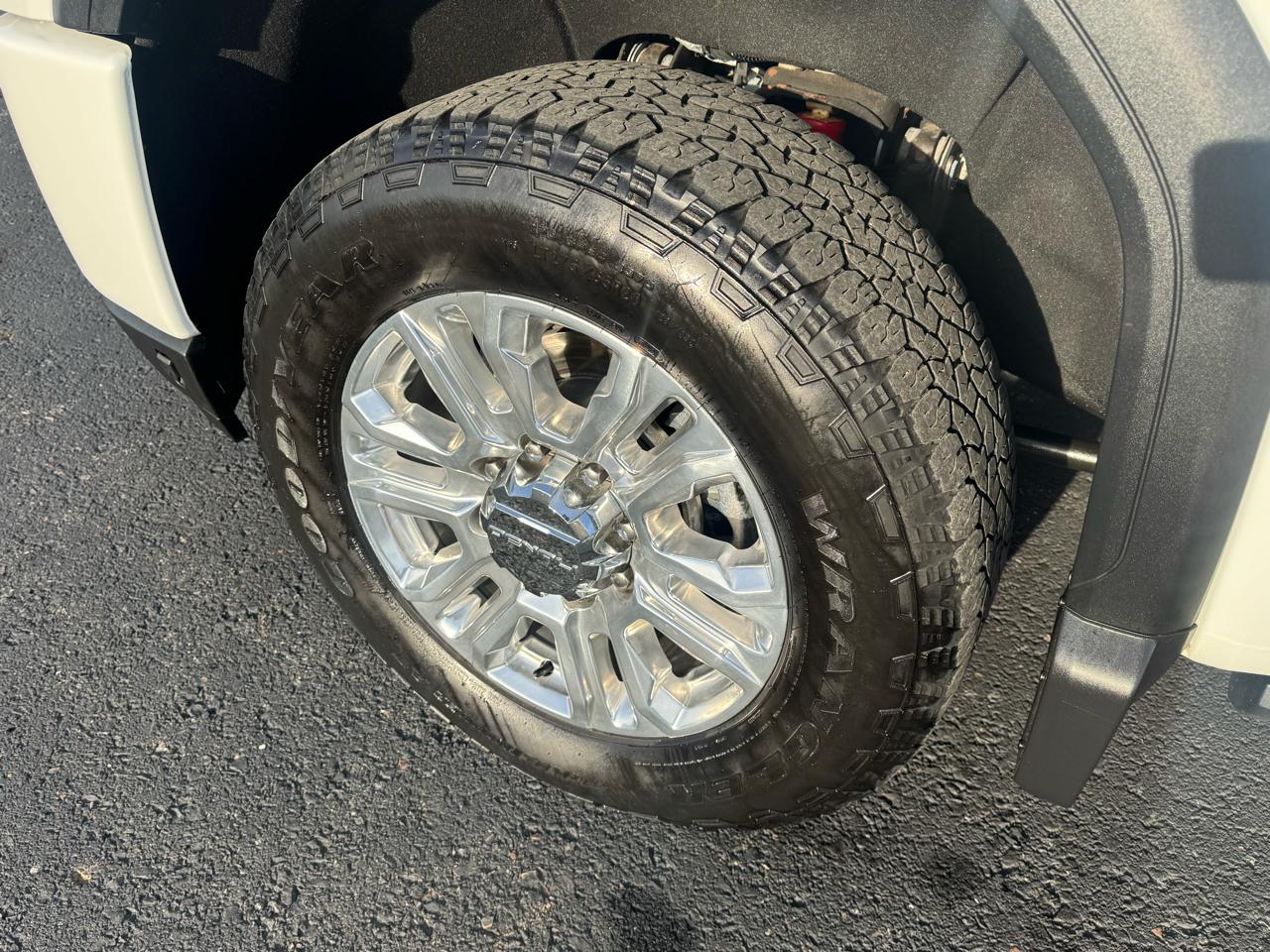 GMC Sierra 2500HD Denali Crew Cab 4WD SB 2022