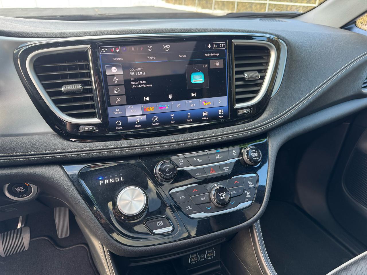 Chrysler Pacifica  2025