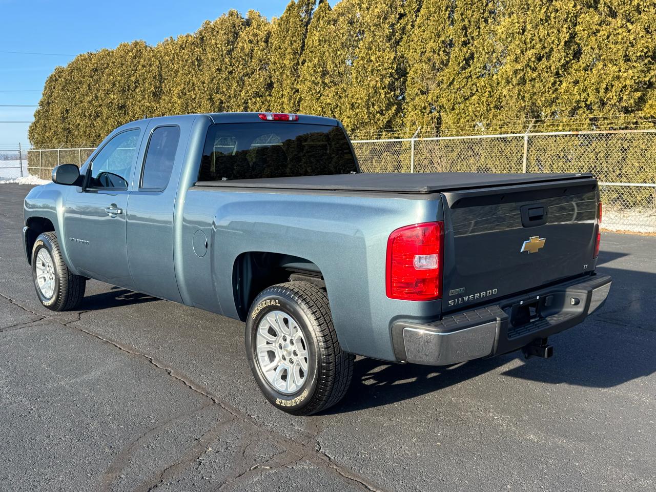 Chevrolet Silverado 1500 LT Ext. Cab Short Bed 4WD 2011