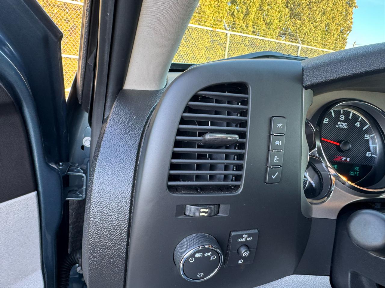 Chevrolet Silverado 1500 LT Ext. Cab Short Bed 4WD 2011