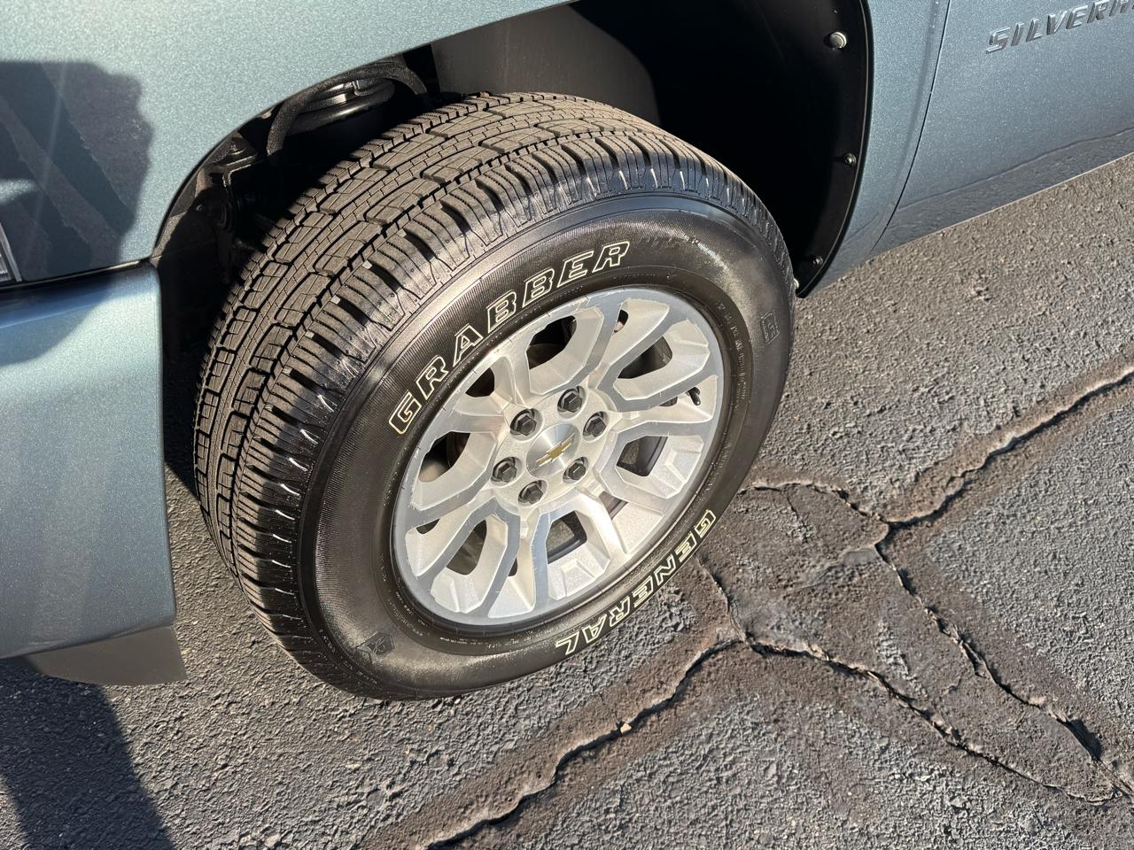 Chevrolet Silverado 1500 LT Ext. Cab Short Bed 4WD 2011