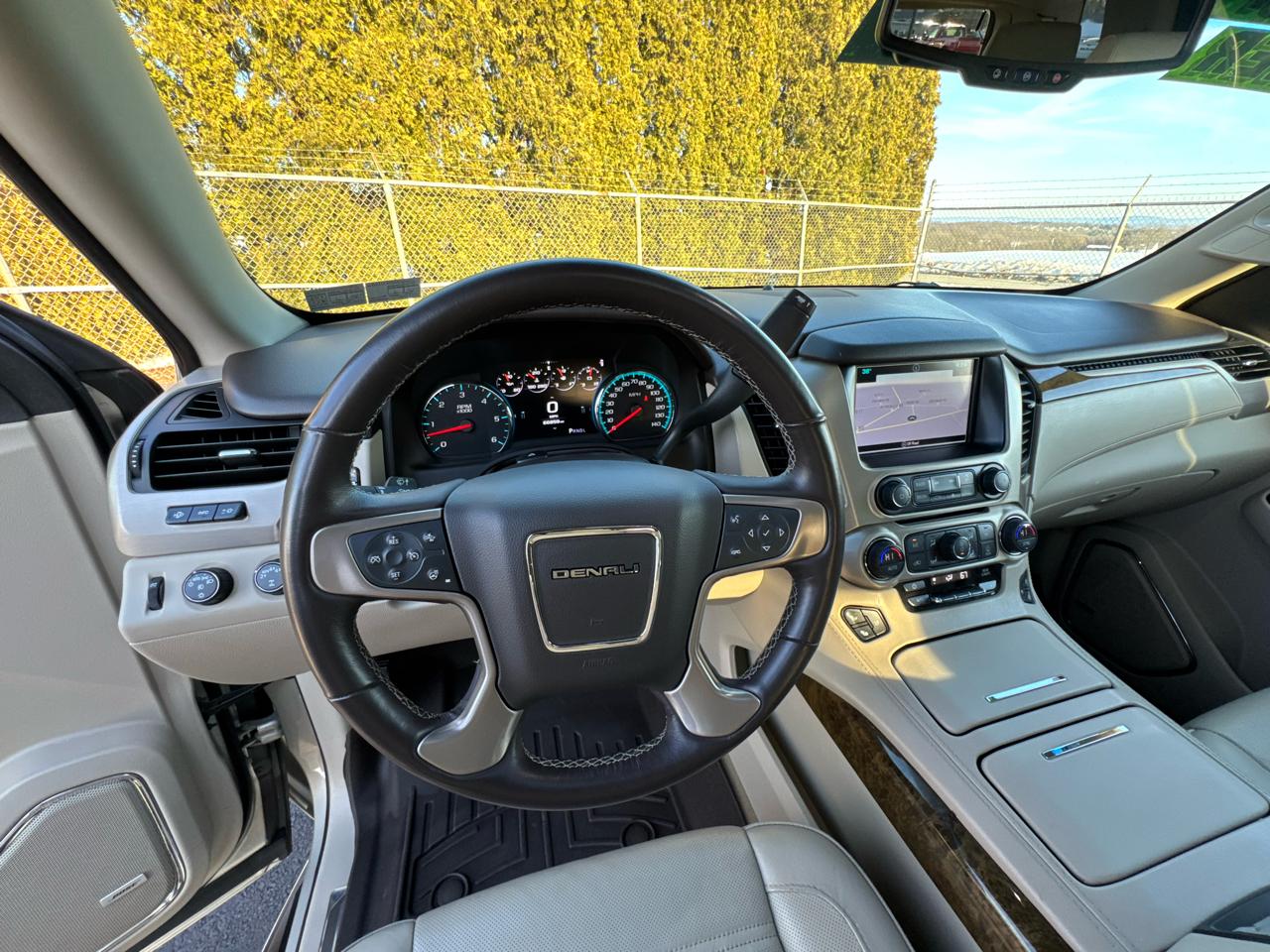 GMC Yukon Denali  2017