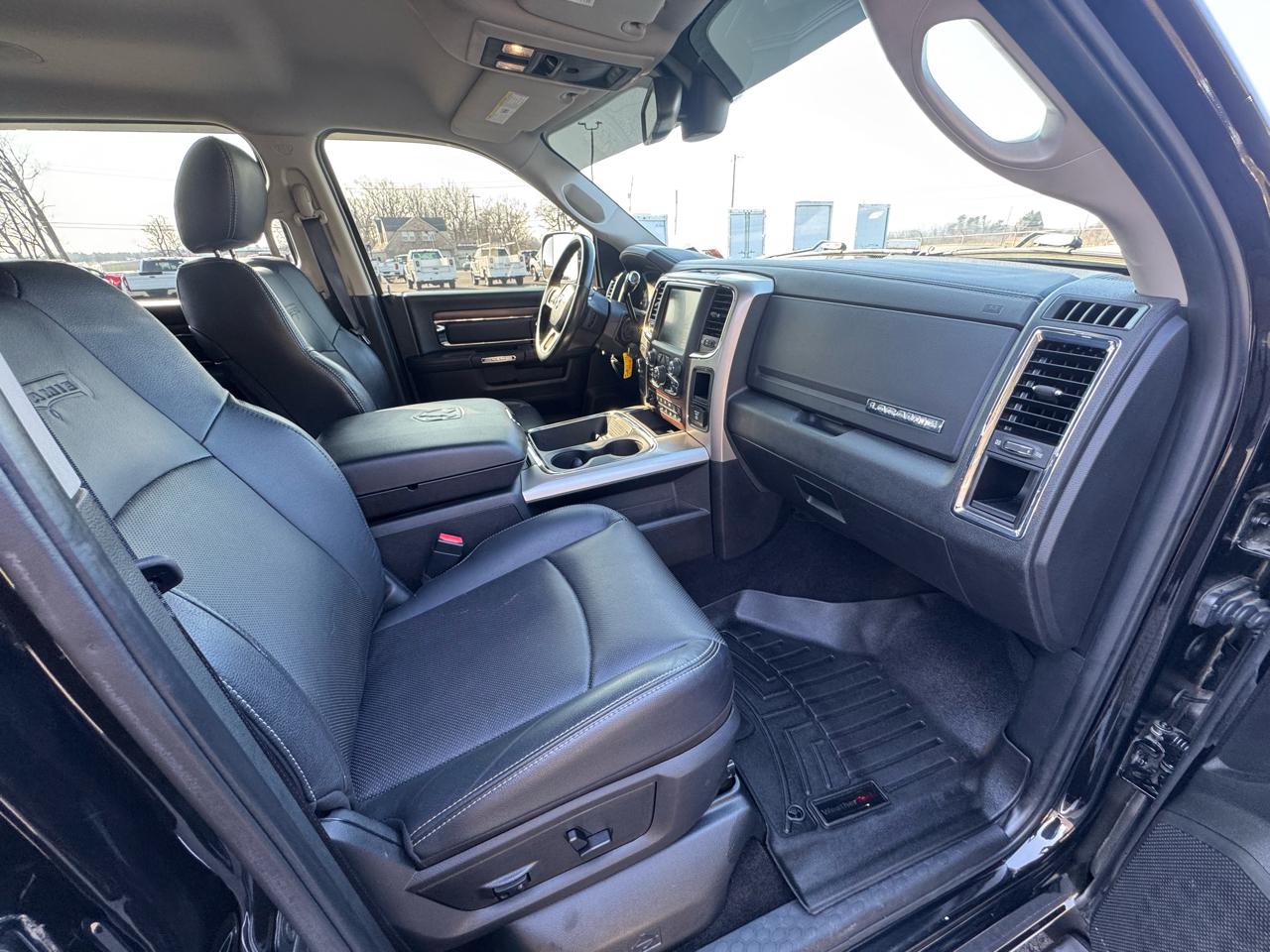 RAM 2500 Laramie Crew Cab LWB 4WD 2016