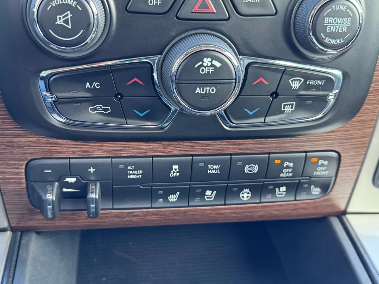 RAM 2500 Laramie Crew Cab LWB 4WD 2016