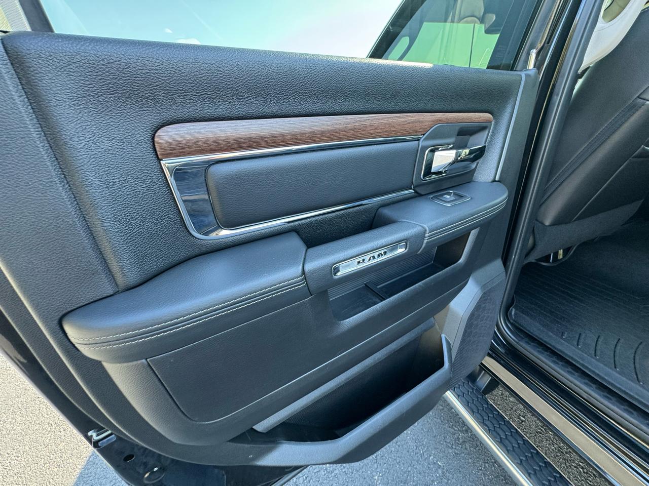 RAM 2500 Laramie Crew Cab LWB 4WD 2016