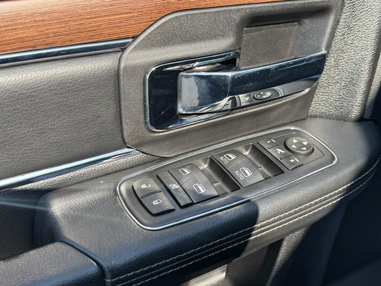 RAM 2500 Laramie Crew Cab LWB 4WD 2016