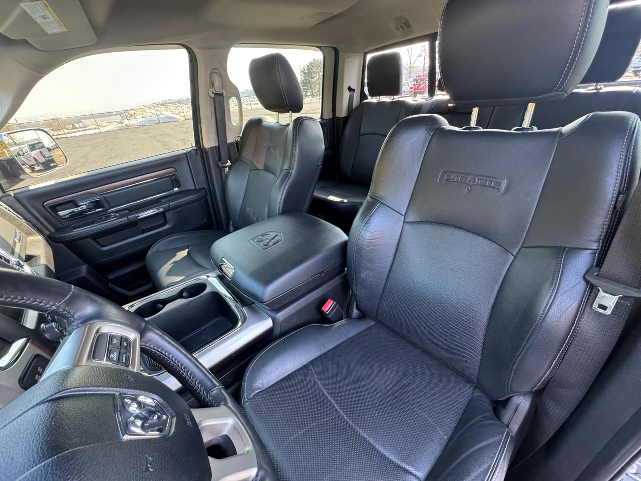 RAM 2500 Laramie Crew Cab LWB 4WD 2016