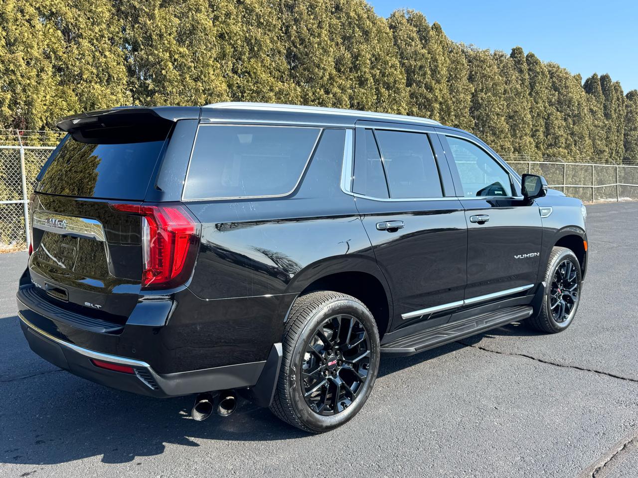 GMC Yukon SLT 4WD 2023