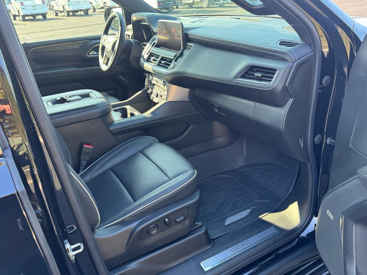 GMC Yukon SLT 4WD 2023