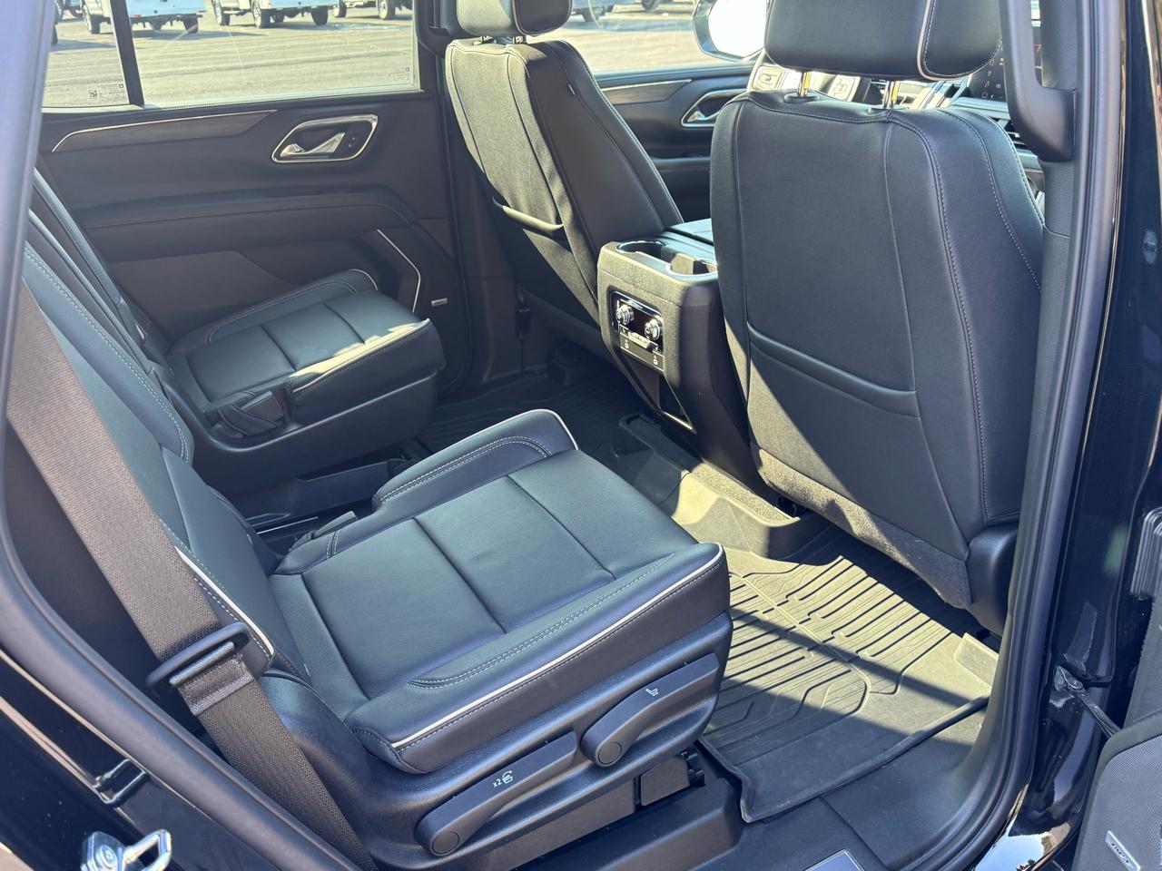 GMC Yukon SLT 4WD 2023