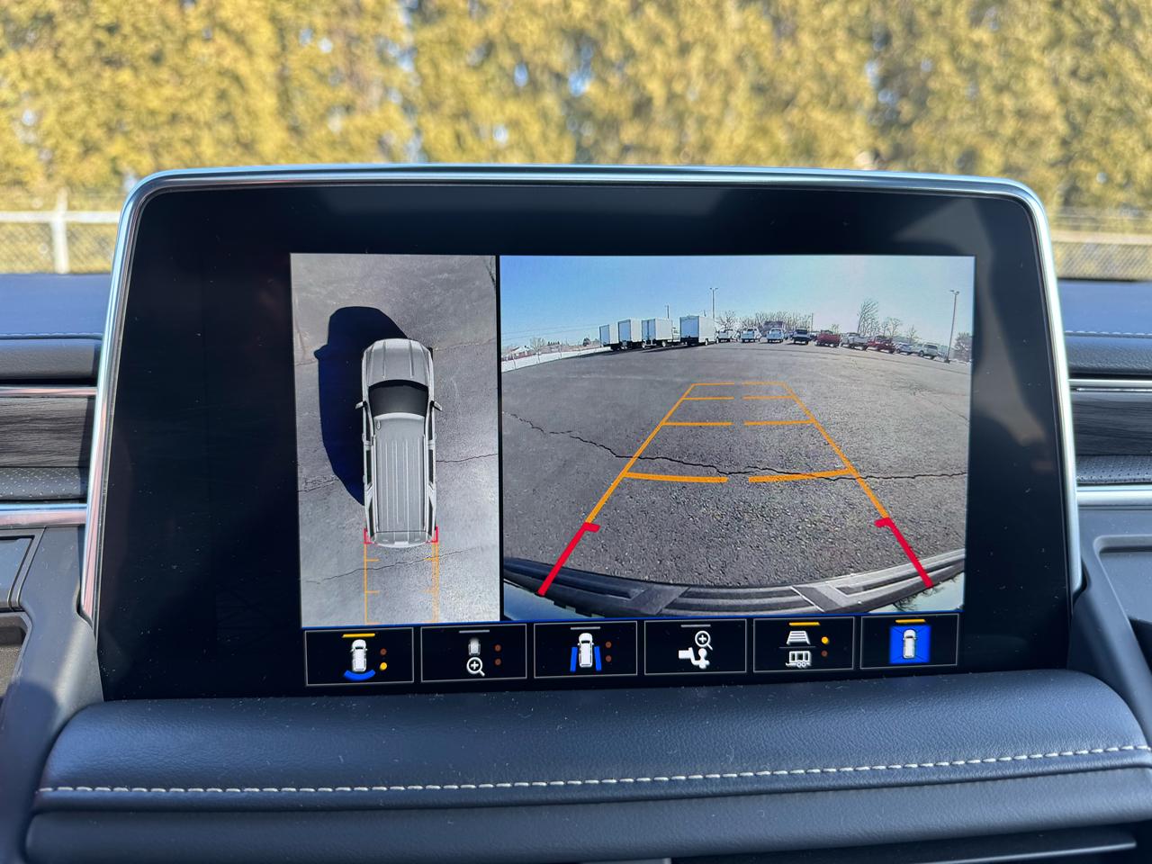 GMC Yukon SLT 4WD 2023