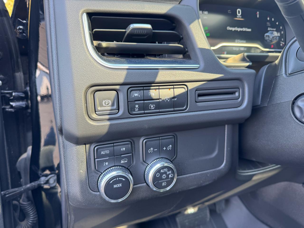 GMC Yukon SLT 4WD 2023