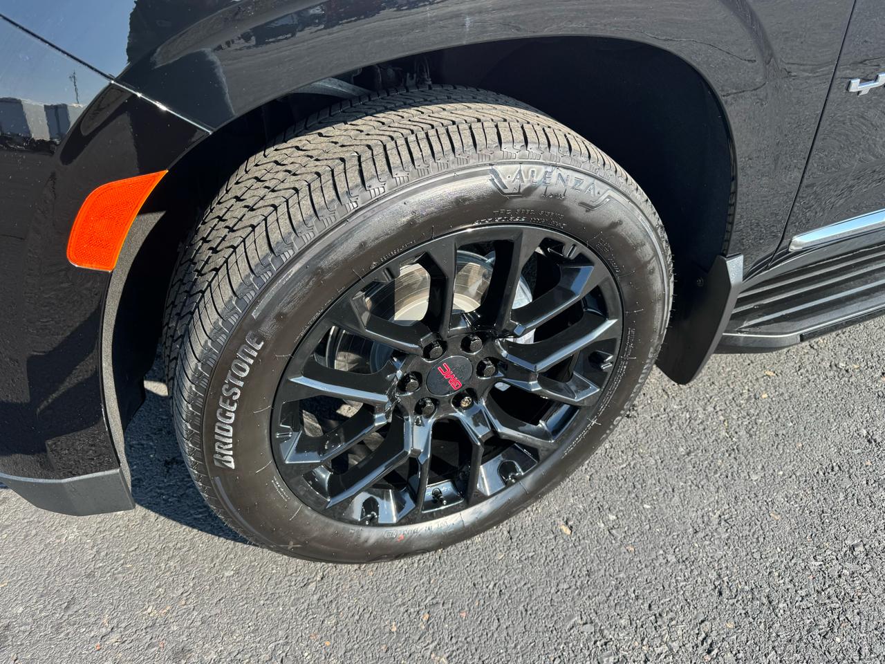 GMC Yukon SLT 4WD 2023