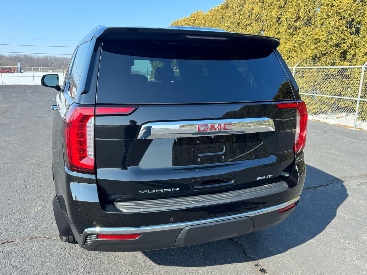GMC Yukon SLT 4WD 2023