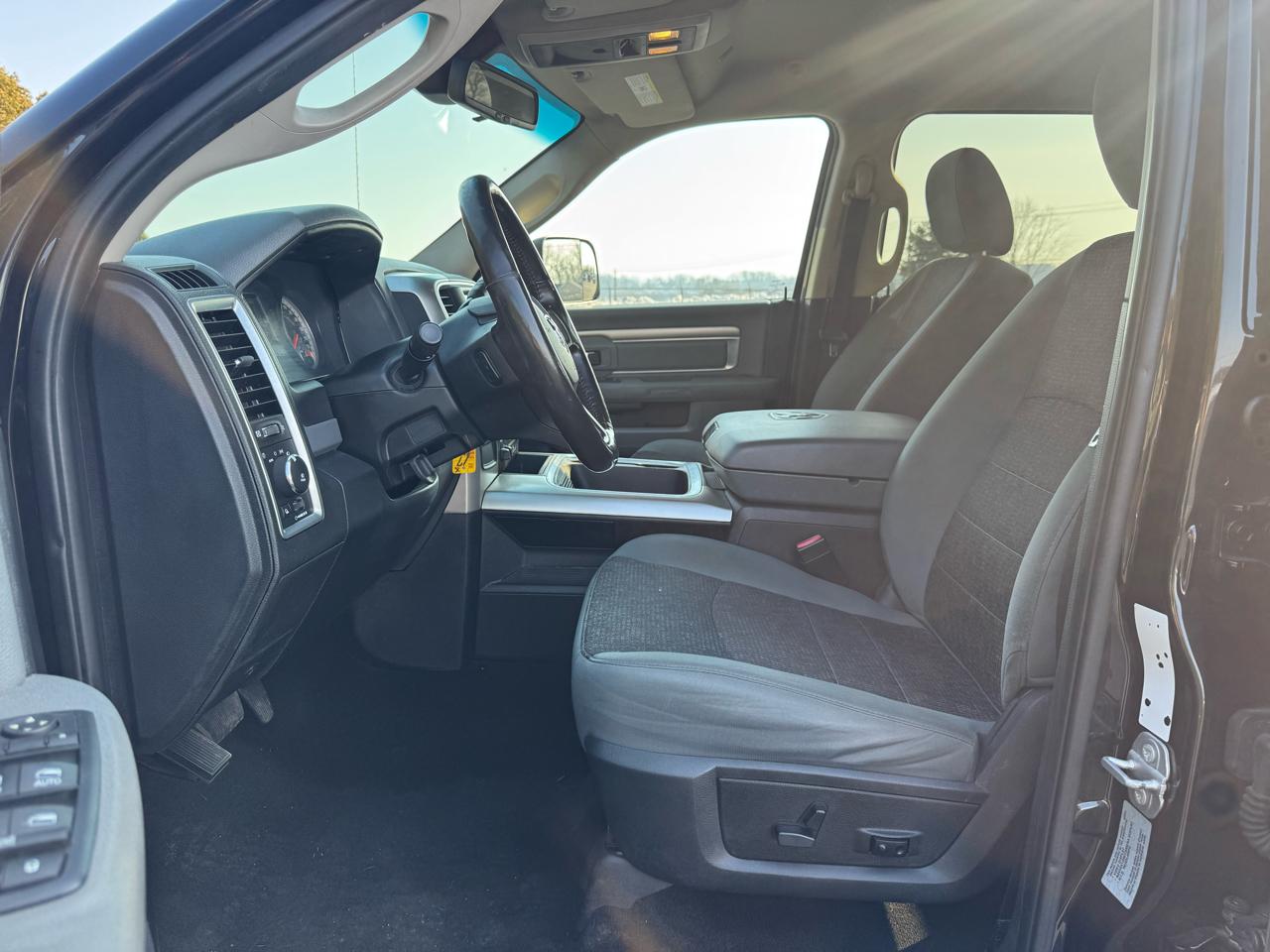 RAM 3500 SLT Crew Cab LWB 4WD DRW 2017