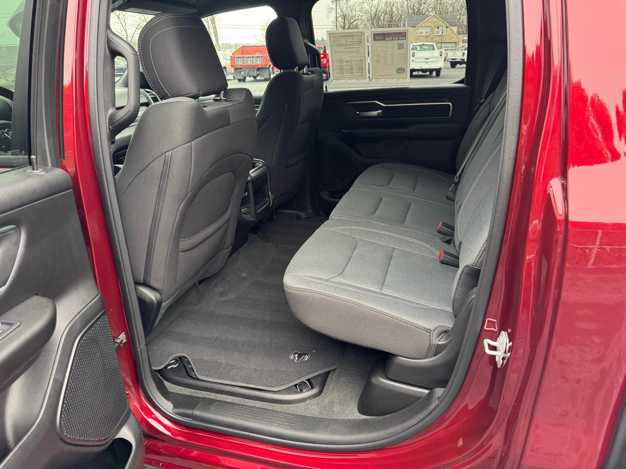 RAM 1500 Big Horn Crew Cab LWB 4WD 2024